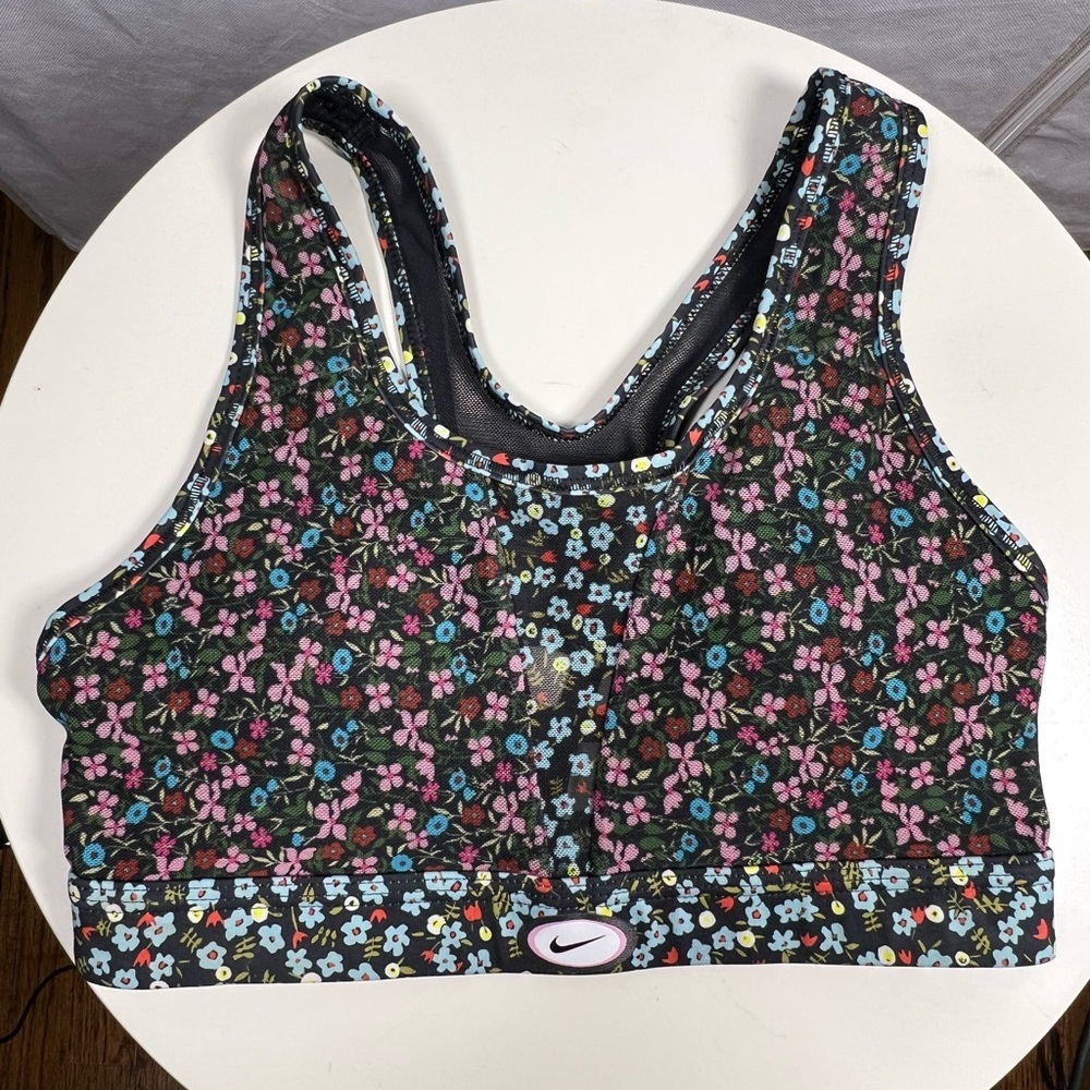 Nike Swoosh Mesh Floral Women's Sports Bra
Excellent No Signs Of Wear Size S